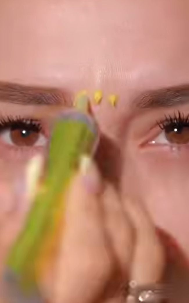 Carica il video: 